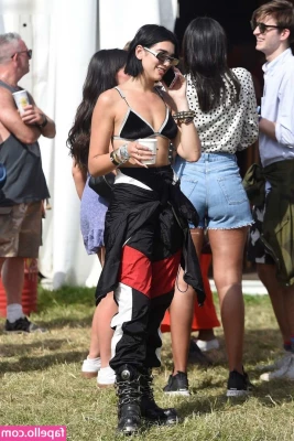 Dua Lipa [ dua-lipa ] - small   matter part 2