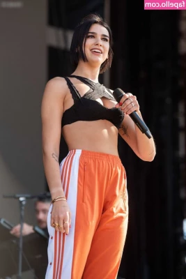 Dua Lipa [ dua-lipa ] - What was your first thought when you saw this pic? part 1