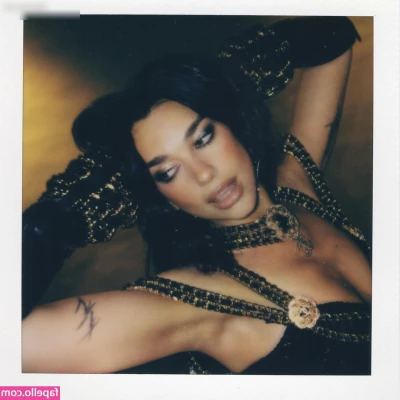 Dua Lipa [ dua-lipa ] - Soy el tipo de chica que transforma lo ordinario en extraordinario
