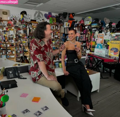 Dua Lipa [ dua-lipa ] - trippy thursday 👽 🌈🥰 who’s down for a full on paint show part 2