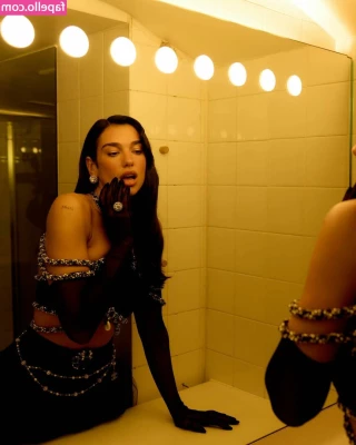 Dua Lipa [ dua-lipa ] - I loved meeting eye candy toes., she’s a sweetheart