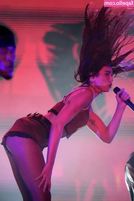 Dua Lipa [ dua-lipa ] - Going for my pedicure  here s a little rub before I go  I always love part 1