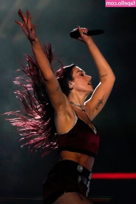 Dua Lipa [ dua-lipa ] - Gotta love shiny lingerie! 😏