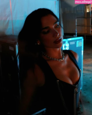 Dua Lipa [ dua-lipa ] - I just wanna say THANK YOU to everyone who s subbed  resubbed  and