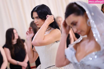 Dua Lipa [ dua-lipa ] - Only  10 away from my tipping goal for this month  Jump on over to