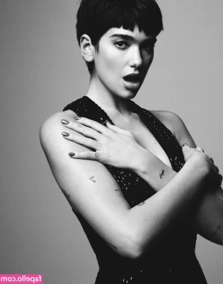 Dua Lipa [ dua-lipa ] - Booty and soles