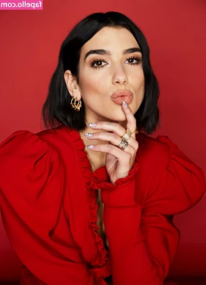 Dua Lipa [ dua-lipa ] - I want some ass and no one is arounnnndd