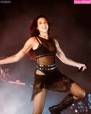 Dua Lipa [ dua-lipa ] - A little naked workout