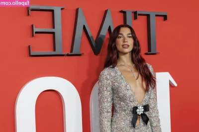 Dua Lipa [ dua-lipa ] - Y all know I m aware that I m supposed to be giving a fantasy here 