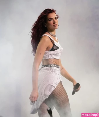 Dua Lipa [ dua-lipa ] - just a selfie so you be reminded how much of a goddess I am