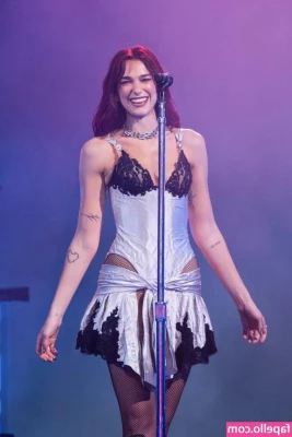 Dua Lipa [ dua-lipa ] - Why go out when we can stay inside and have fun? 💜