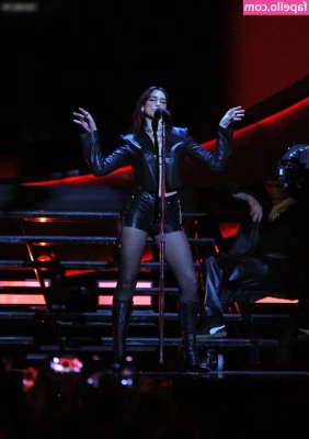 Dua Lipa [ dua-lipa ] - Off today  Who s up and ready to play part 1
