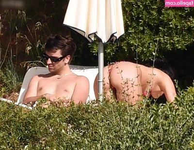 Dua Lipa [ dua-lipa ] - The lying quad stretch is perfect for you if you struggle with