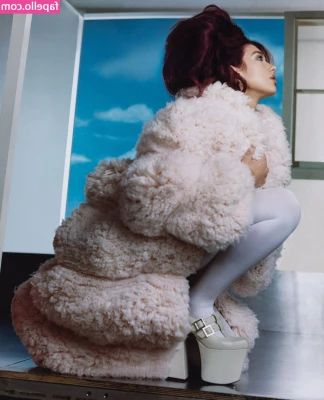 Dua Lipa [ dua-lipa ] - Double D s Real titties