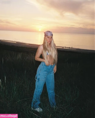 Franzi Dohn [ franzi-dohn ] - Imagine I’m sitting on your face 🤤