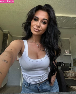 Melissa Charstensen [ melissa-charstensen ] - I skipped the gym for a couple weeks... oops. I think it made me