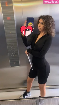Houda Sanchez [ houda-sanchez ] - 7 sexy nude photos takin in the hotel bathroom  Mirror selfies and