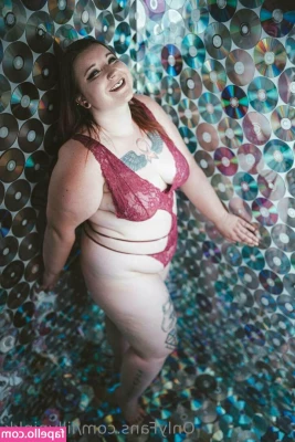 lillypinkk - Do you want a taste of my cupcake