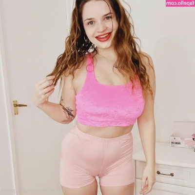 lillypinkk - Mini vlog/office tour with boobies at the end 💓