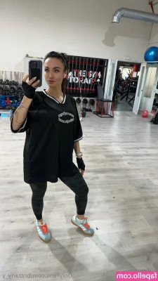 brittany_y [ brittany-y ] - I look so pretty on my knees