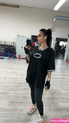 brittany_y [ brittany-y ] - Hey down there 😏😏 be a good boy and check out my