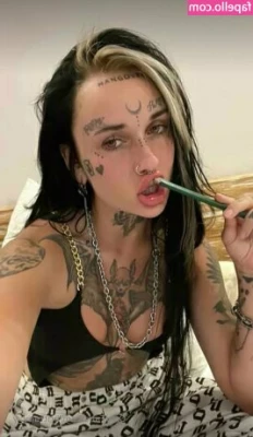 brittany_y [ brittany-y ] - Most horny when I'm on that demon time 😈👹⏰