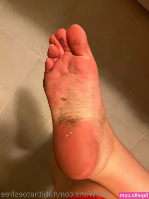 tabithatoesfree - Sexy curves and