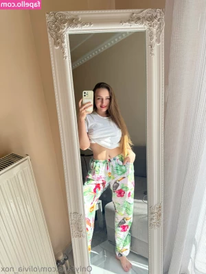 olivia_nox [ olivia-nox-1 ] - bañito
