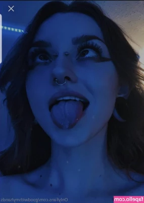 Jenna Jaxxon [ jenna-jaxxon ] - Stream started at 02 12 2023 10 05 pm  Bath time smoke n chill sess 