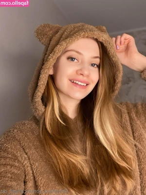 scarlett_do [ scarlett-do ] - 💦 I want you to tell me hot things until I cum on your behalf