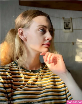 scarlett_do [ scarlett-do ] - Je suis une étudiante très vilaine