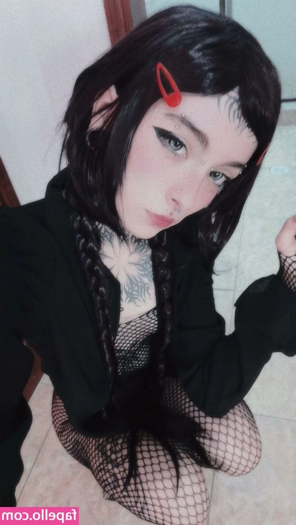 akanesato - El twerk con estos pantaloncitos se ve muy bien no    https vm tiktok