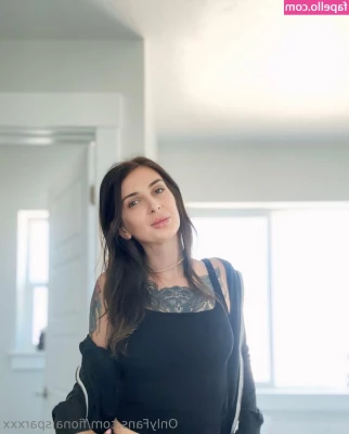 fionachase24 - A veces soy como un pequeño gatito  viviendo de noche y estando