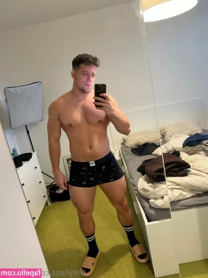 jake865 - I went shopping I got body painted