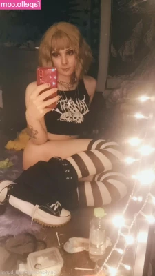 Nihlllxm - Mis amigas   y lo lindas que son  https onlyfans com beckystone931