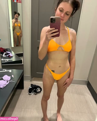 MudslinginTrainwreckVIP - Cum in your slutty little maids mouth Daddy 💦🤤💕