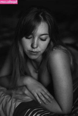 Madelinebiene - I want to get naked with you right now