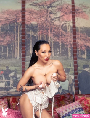 Asa Akira [ asa-akira ] - I love gnarly monkey teeth, found these boys workin on some gorilla