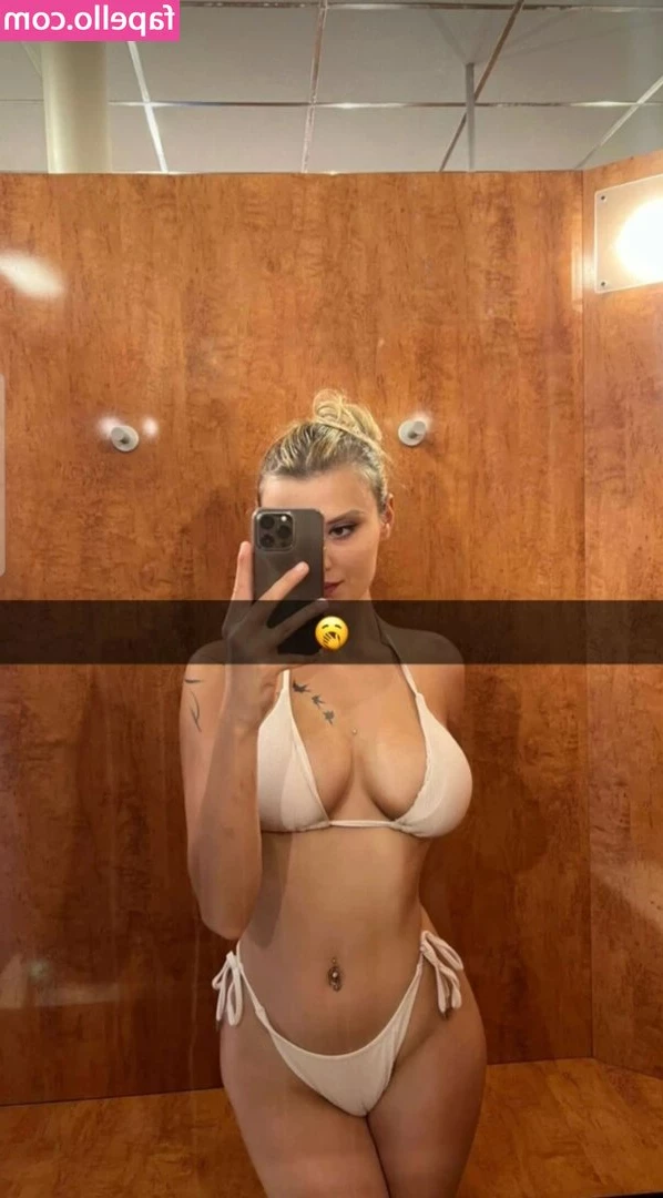 Flikabelle (Samantha) [ flikabelle-samantha ] - just a cute little striptease for you :)