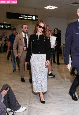Emma Watson [ emma-watson-1 ] - Hey and welcome to onlyfans!!! My content will blow your mind. Hot