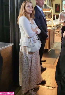 Emma Watson [ emma-watson-1 ] - This little muffin is hungry for a snack