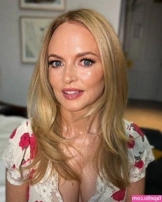 Heather Graham [ heather-graham-3 ] - Booty tricks 🍑✨🥂