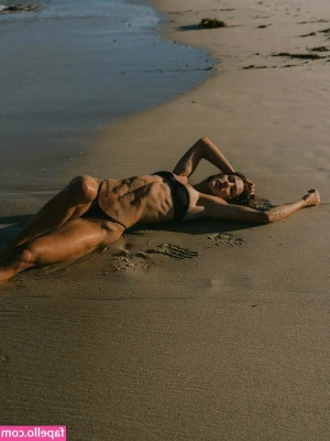Alanah Yukich [ alanah-yukich ] - It’s Saturday and I plan to lay around my house, randomly touching