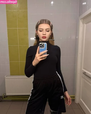 Anastasia Kreslina [ anastasia-kreslina ] - New toy🤩 are you excited to watch me play with it?🔥