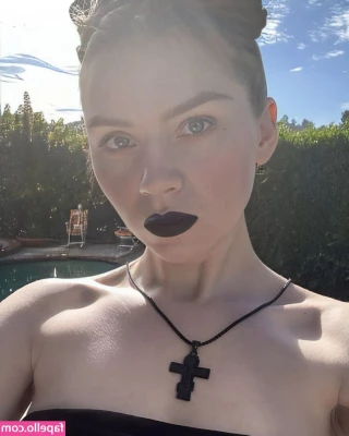 Anastasia Kreslina [ anastasia-kreslina ] - When you think it s going to shoot but instead it gloops