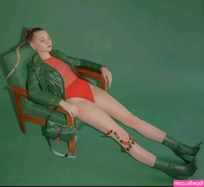 Anastasia Kreslina [ anastasia-kreslina ] - Lil booties got tricks too