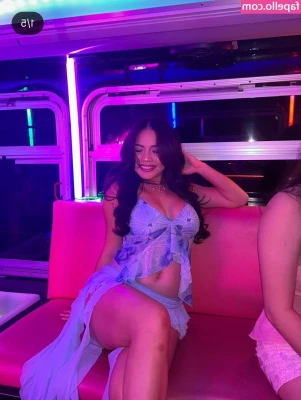 Soukangya - @krystaldavisxxx can't even feel her boyfriend's dick but I bet she