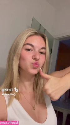 Alizee Talk [ alizee-talk ] - Good morning it's ass time