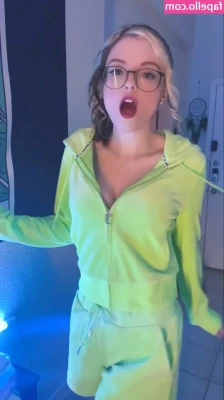 Meg Kaylee [ meg-kaylee ] - Some random pics from today  Felt cute had to snap a couple    -xoxo