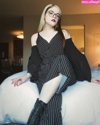 Meg Kaylee [ meg-kaylee ] - You guys  I hit my TWO goals for the end of the year  Make it to 200k